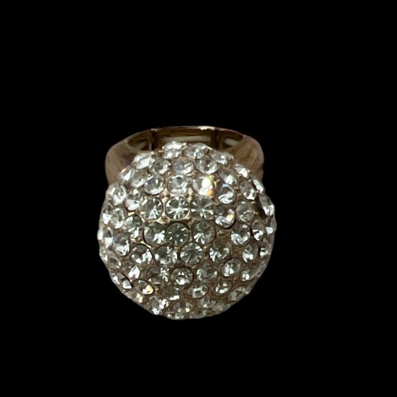 Elegant Crystal adjustable Dome Ring - Picture 2 of 3